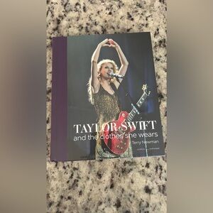 Taylor Swift book bundle